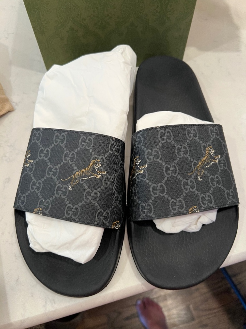 Authentic Gucci Mens Slides 11.5 never worn
